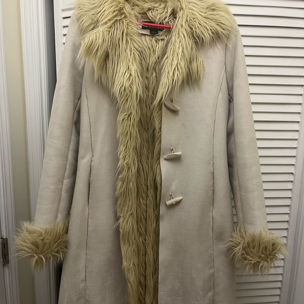Boho vintage cream faux suede Le Chateau coat with faux fur trim